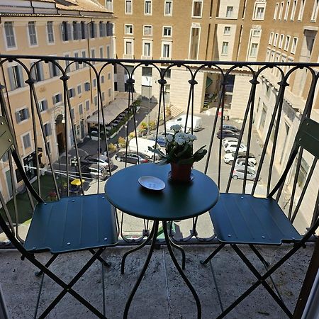 Boutique Suites Della Croce Рим Екстер'єр фото