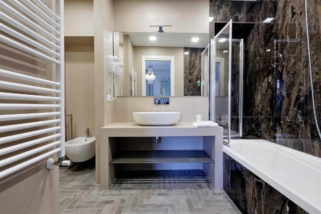 Boutique Suites Della Croce Рим Екстер'єр фото