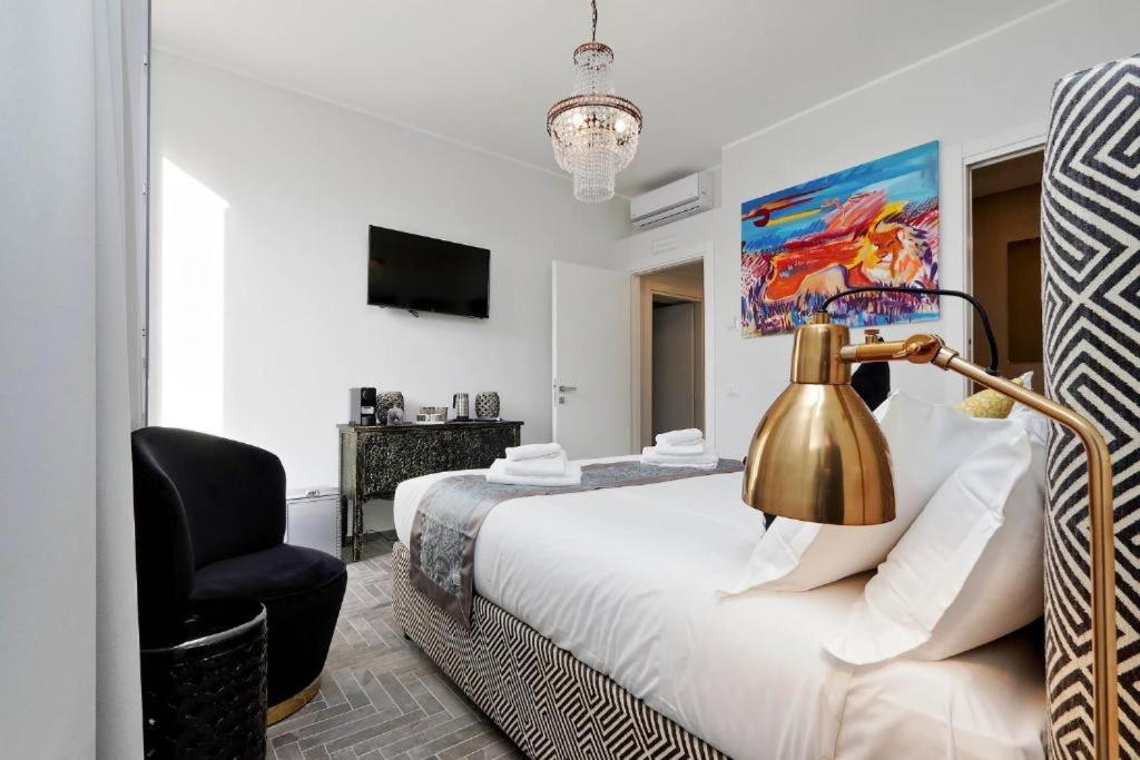 Boutique Suites Della Croce Рим Екстер'єр фото