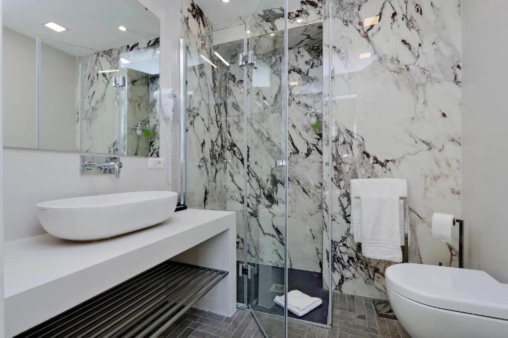 Boutique Suites Della Croce Рим Екстер'єр фото