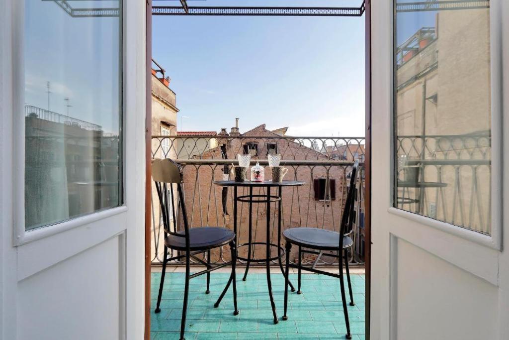 Boutique Suites Della Croce Рим Екстер'єр фото